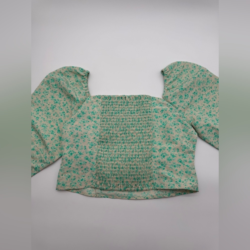 Levi's Women's Yvie Puff 3/4 Sleeve Cropped Blouse - Electric Green Floral NWT - Picture 9 of 11